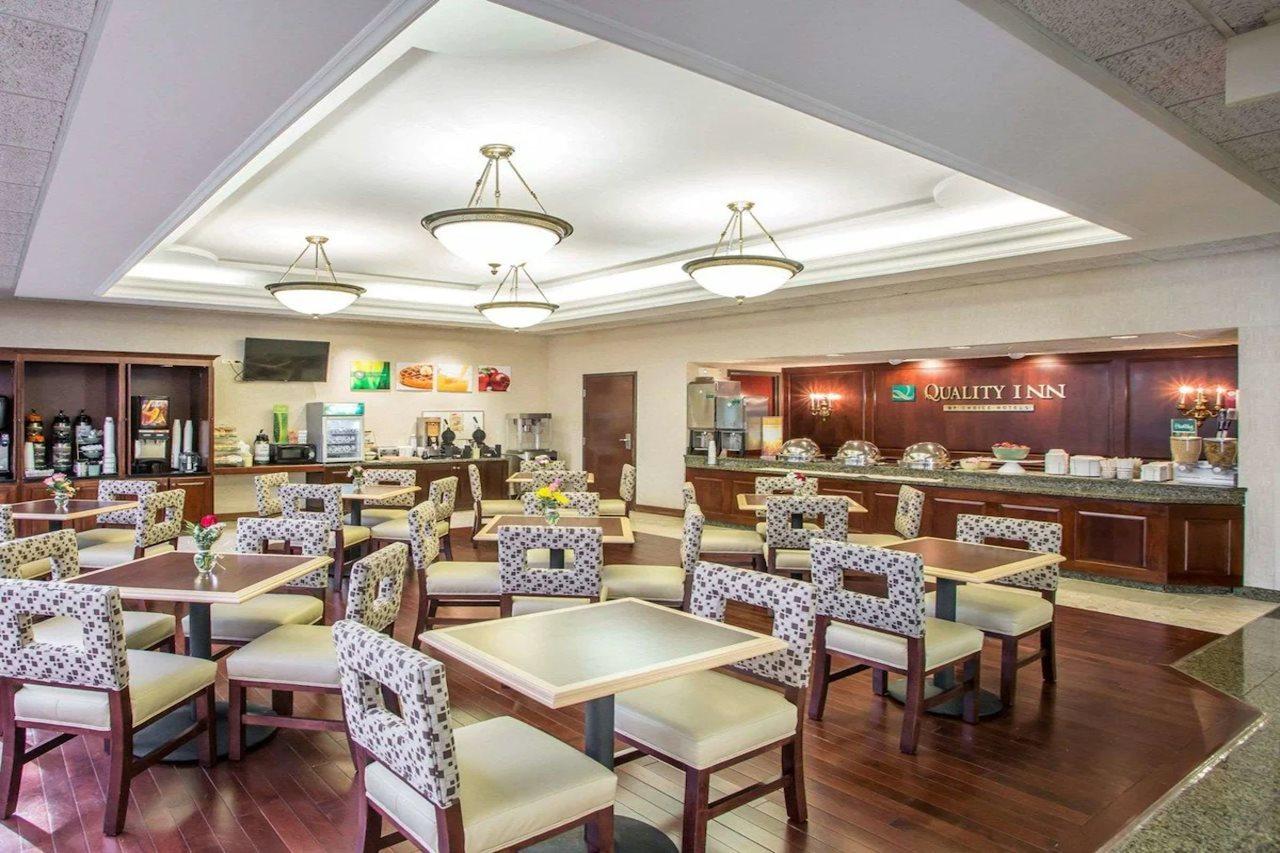Quality Inn Schaumburg - Chicago Near The Mall Eksteriør billede